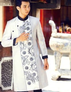 Áo dài nam trắng bạc họa tiết truyền thống