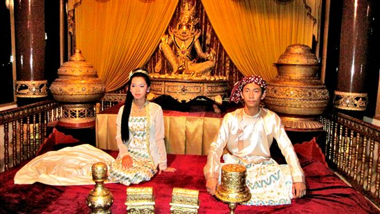 Địa chỉ cho thuê trang phục Myanmar chất lượng