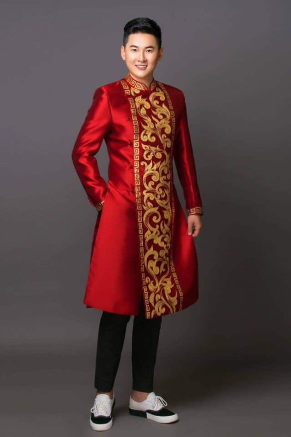 Áo dài nam gấm đỏ họa tiết cách điệu
