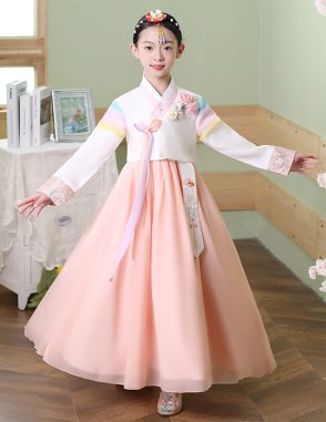 hanbok bé gái dễ thương